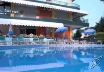 فندق Jadran 3*